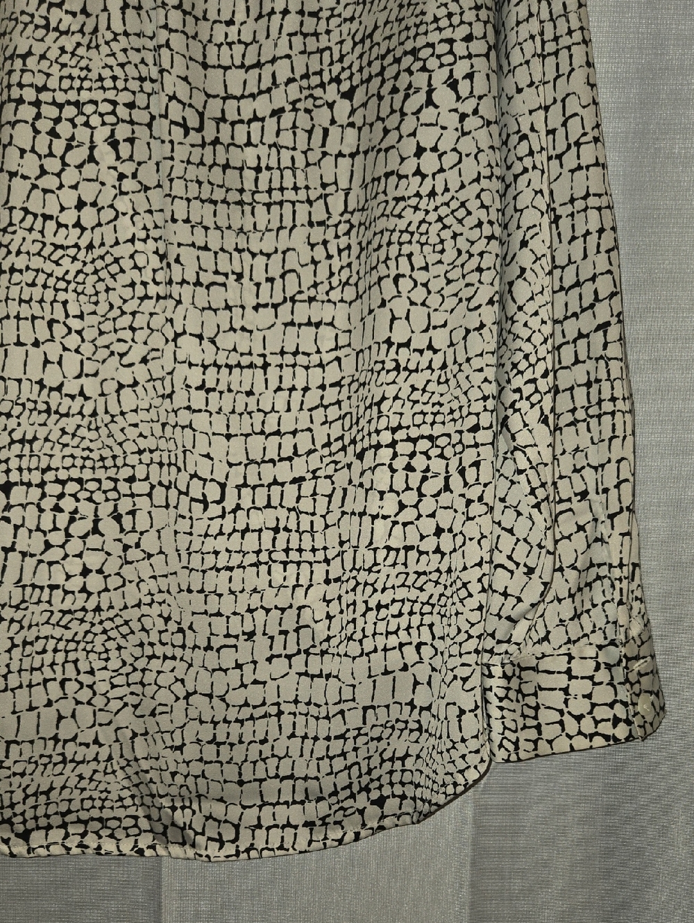 Apt. 9 Black and White Geometric Wrap Blouse PXL NWOT - Picture 7 of 8